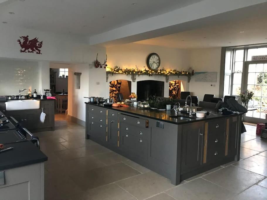 Georgian Country House -Panoramic Views -Sleeps 12 里辛 外观 照片